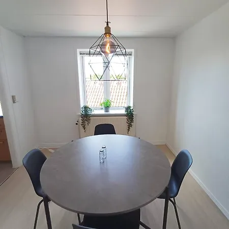 Center With Free Parking Holiday home Hjorring